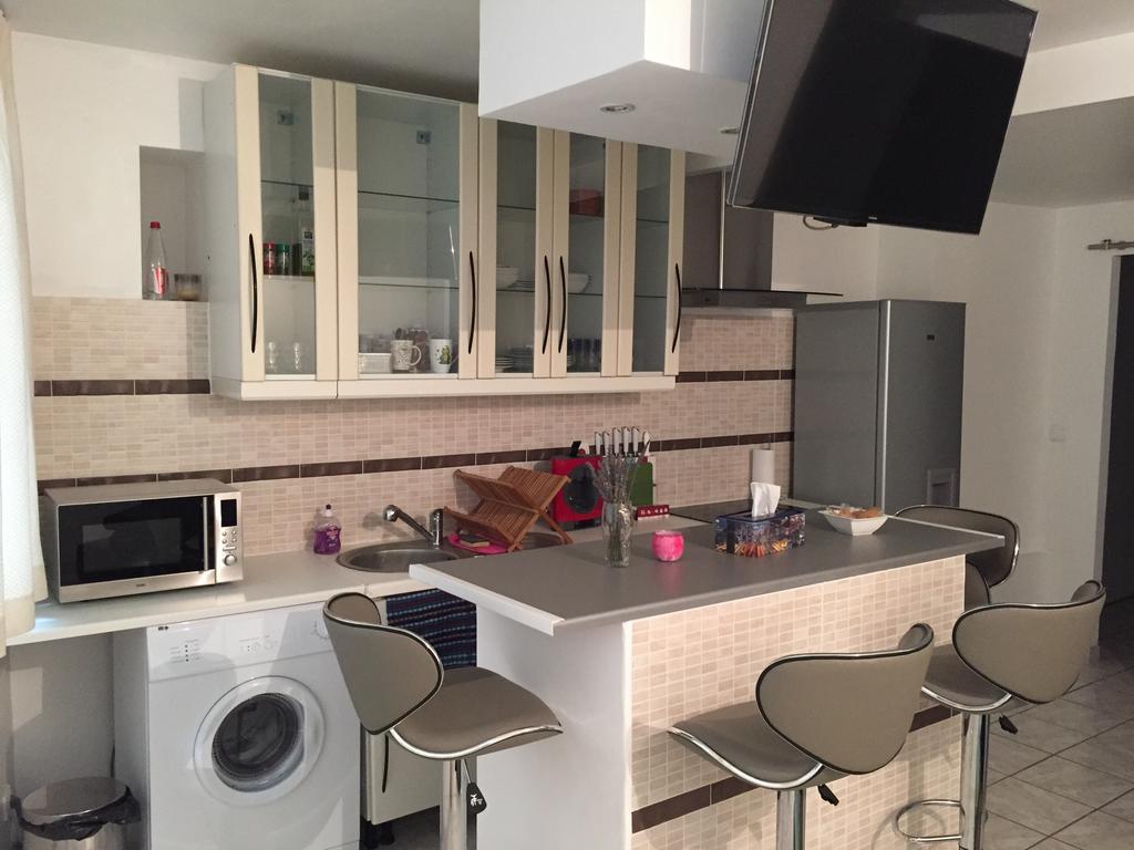 Appartement La Force Ла-Гард-Адэмар Номер фото